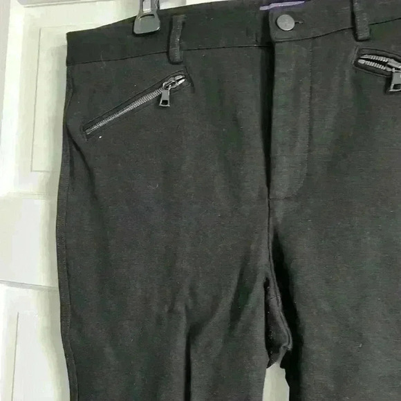 NYDJ Black leggings with zippers and detailed stitches. Size 14 - Picture 2 of 7